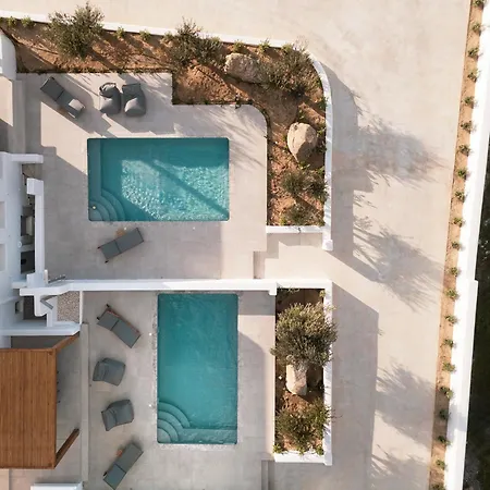 P Square Luxury Naxos