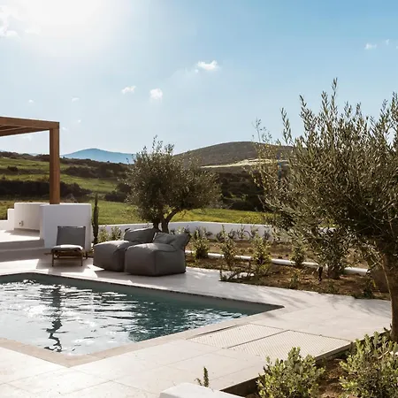 P Square Luxury Naxos