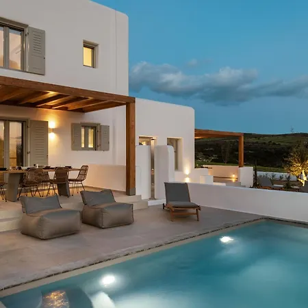 P Square Luxury Naxos *