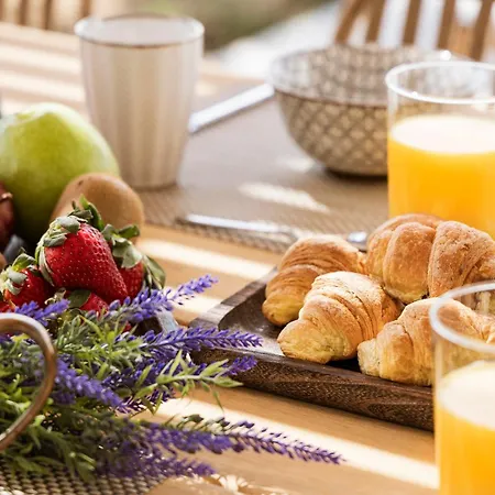 P Square Luxury Naxos