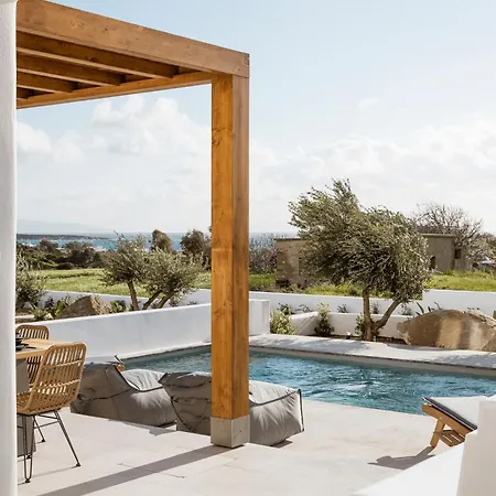 P Square Luxury Naxos