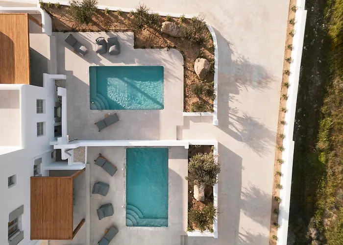 P Square Luxury Naxos