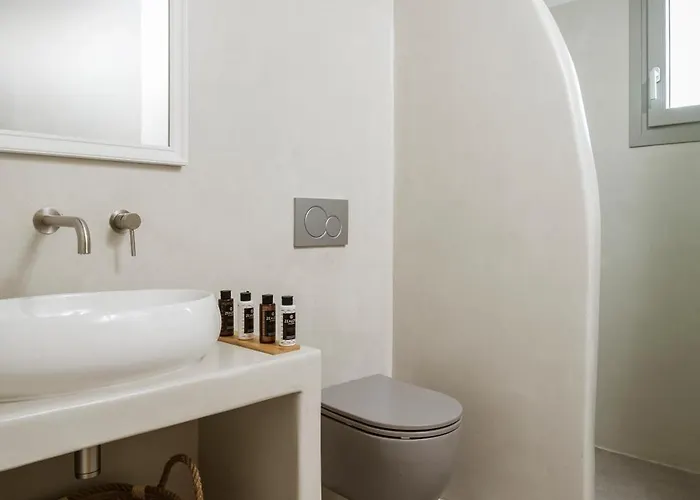 P Square Luxury Naxos