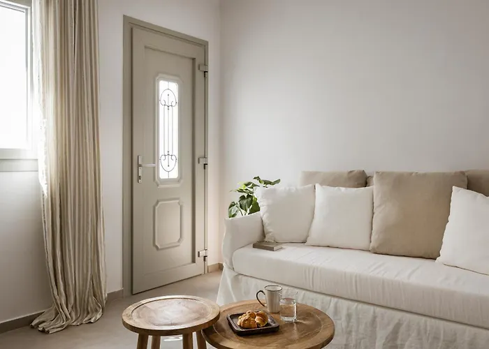 P Square Luxury Naxos *