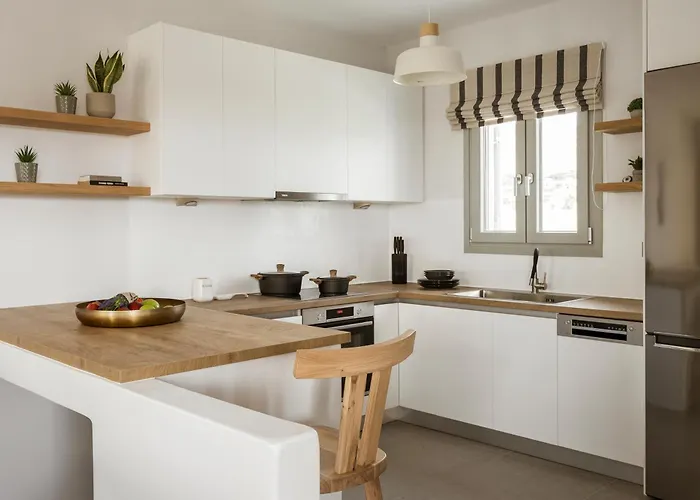 P Square Luxury Naxos