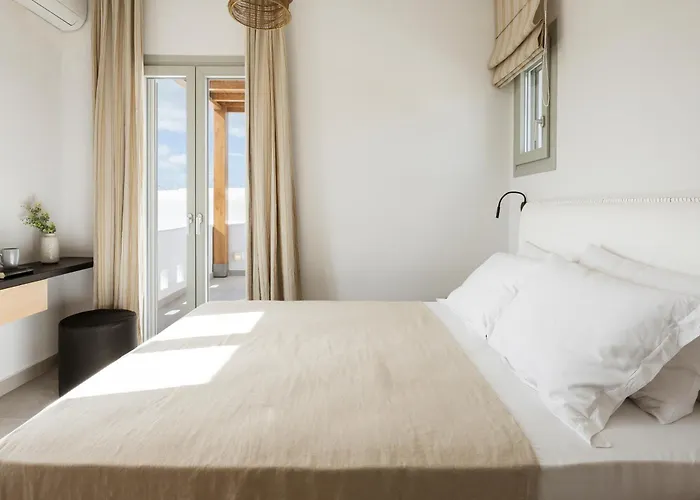 P Square Luxury Naxos *