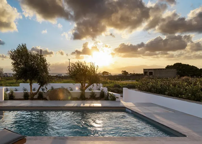 P Square Luxury Naxos *