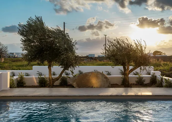 P Square Luxury Naxos *