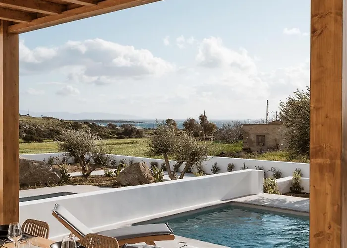 P Square Luxury Naxos *