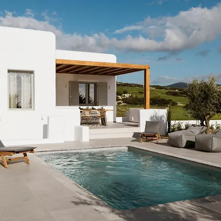 P Square Luxury Naxos