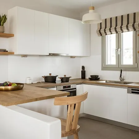 P Square Luxury Naxos