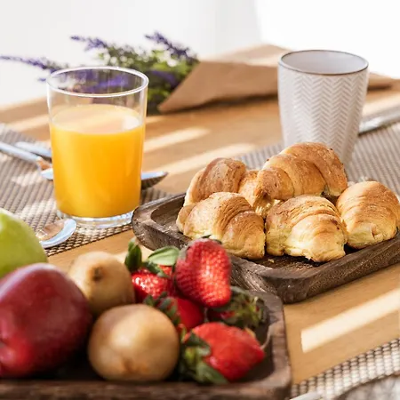 P Square Luxury Naxos *