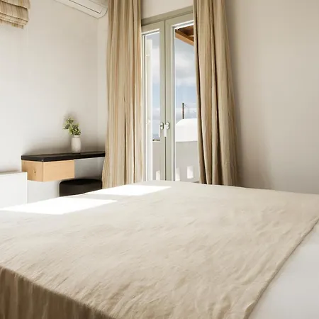 P Square Luxury Naxos *