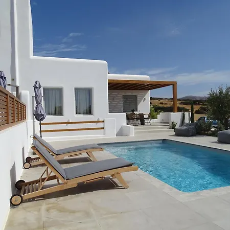 P Square Luxury Naxos *