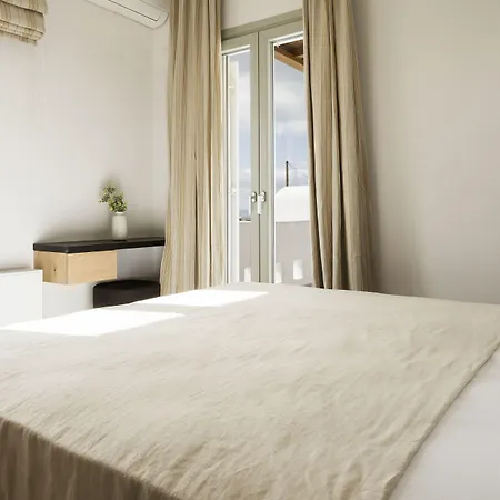 P Square Luxury Naxos